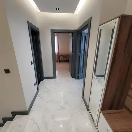 Essiz Sehir Manzarali *